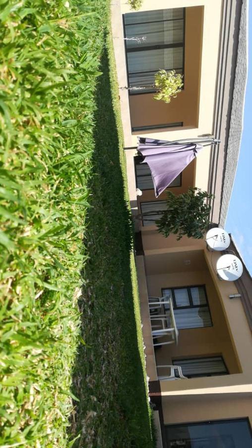 Styled Bed And Breakfast Palapye Екстер'єр фото