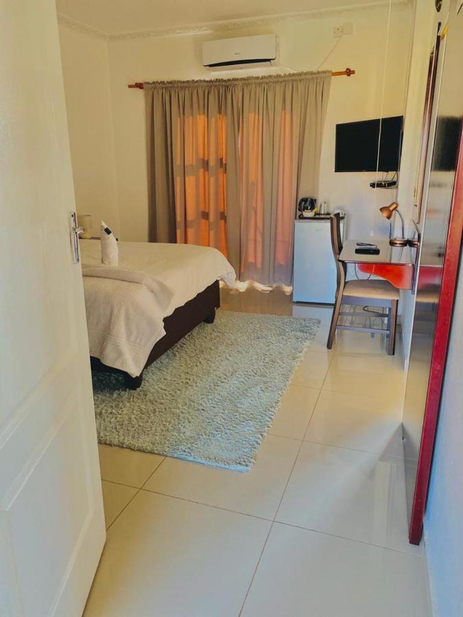 Styled Bed And Breakfast Palapye Екстер'єр фото