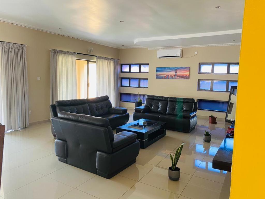 Styled Bed And Breakfast Palapye Екстер'єр фото